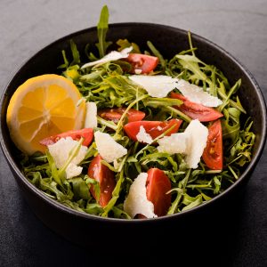 Salata de rucola cu parmesan